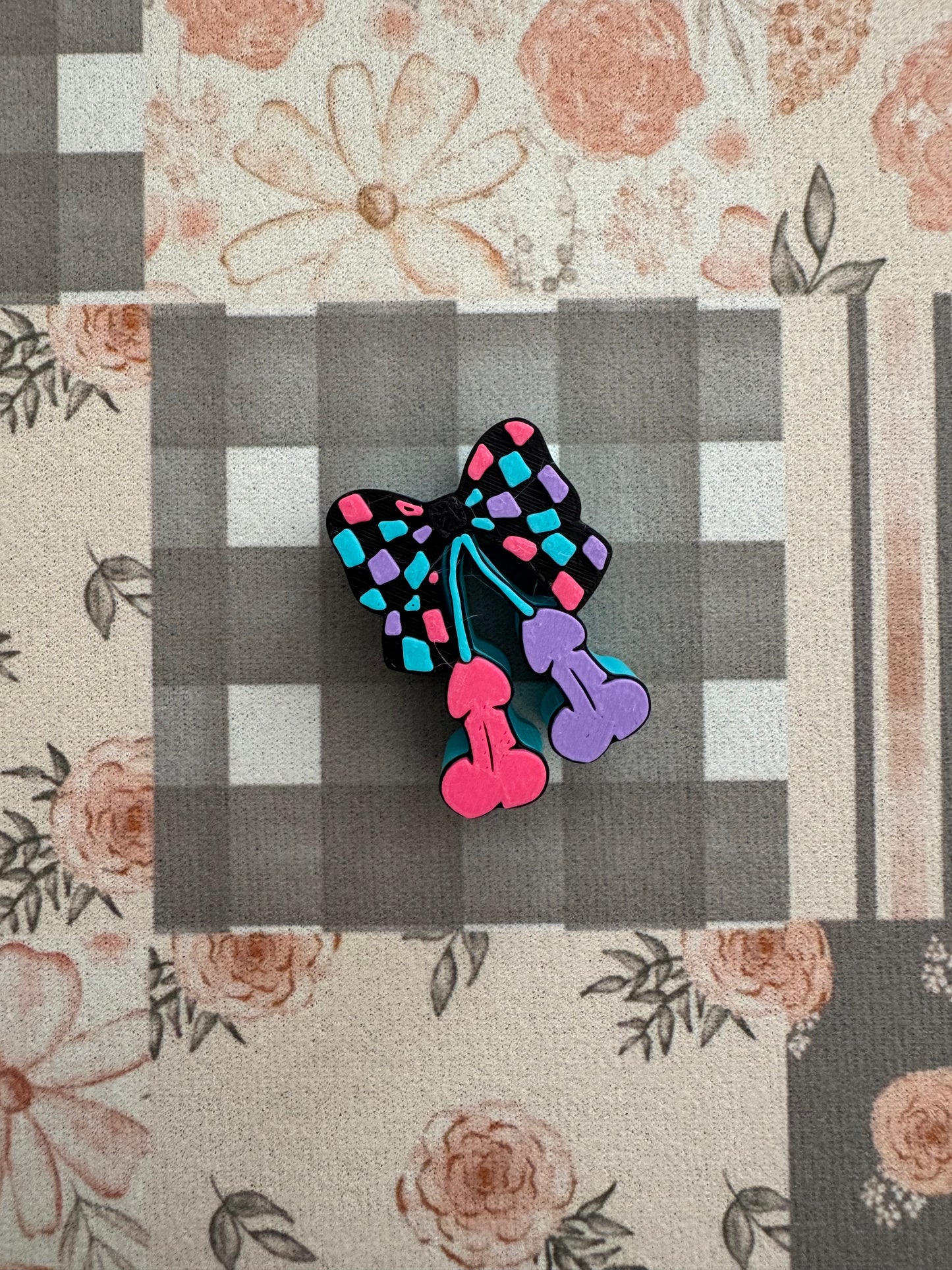 Richard Bow Cherry Straw Toppers