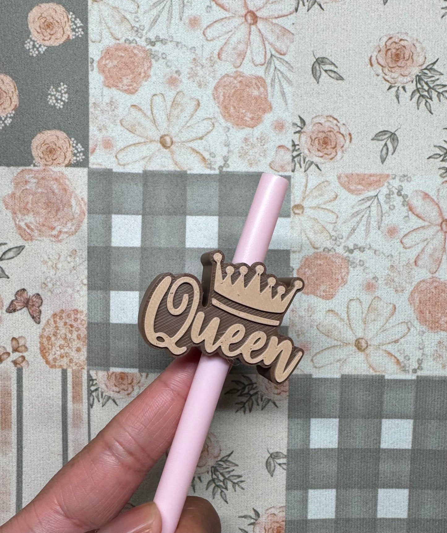 Queen Straw Topper